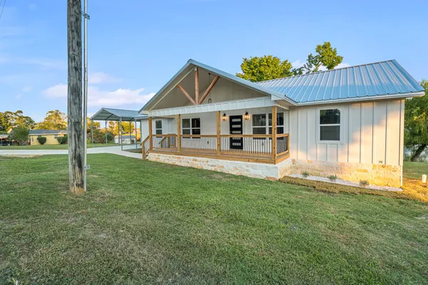 $389,000 | 90 Cool Crest, Point Blank, TX 77364