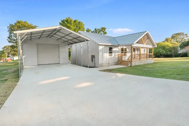 $415,000 | 90 Cool Crest, Point Blank, TX 77364