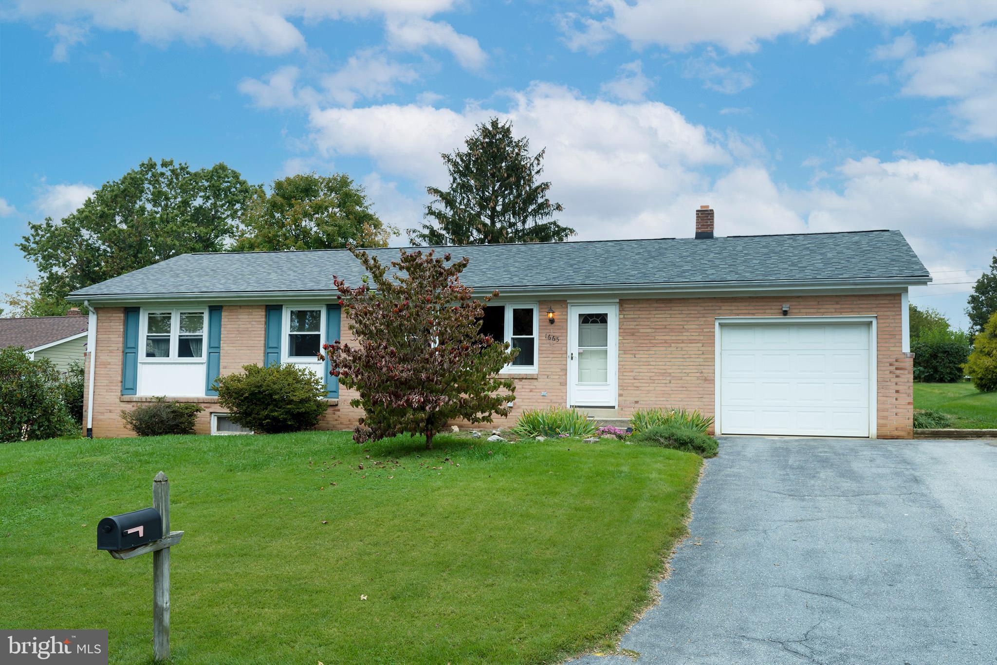 1665 Valley Forge Road Lancaster, PA 17603 - Photo 2 of 23 Front view with driveway