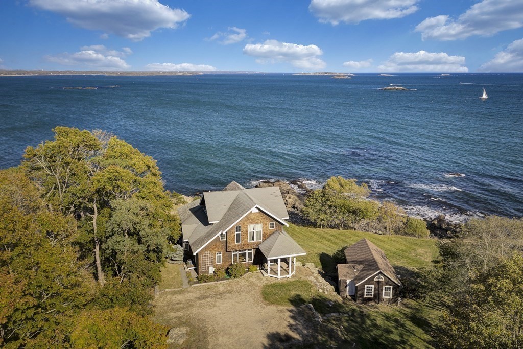 18 Crowninshield Road Marblehead, MA 01945 - Photo 4 of 31