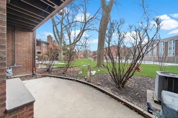 $429,000 | 408 South Dee Road, Park Ridge, IL 60068