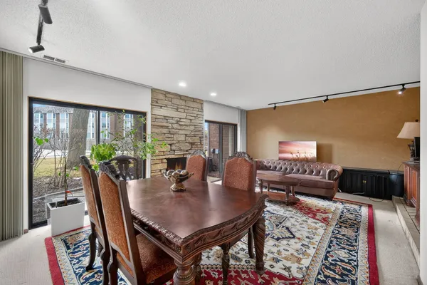 $429,000 | 408 South Dee Road, Park Ridge, IL 60068
