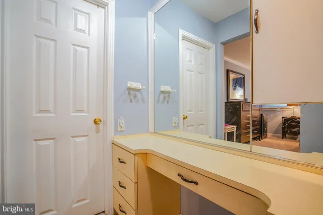 $579,900 | 245 Barclay Circle, Cheltenham, PA 19012