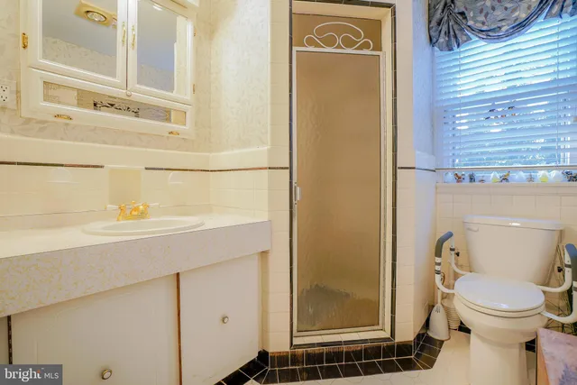 $579,900 | 245 Barclay Circle, Cheltenham, PA 19012