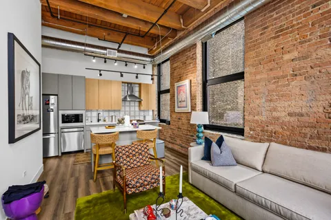 $3,400 | 153 West Ohio Street, Unit 401, Chicago, IL 60654