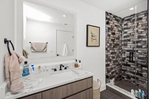 $3,400 | 153 West Ohio Street, Unit 401, Chicago, IL 60654