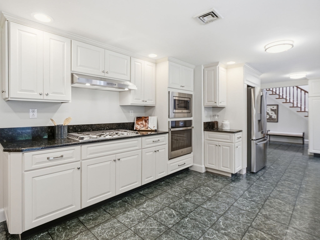 22 Alden Road Andover, MA 01810 - Photo 12 of 39