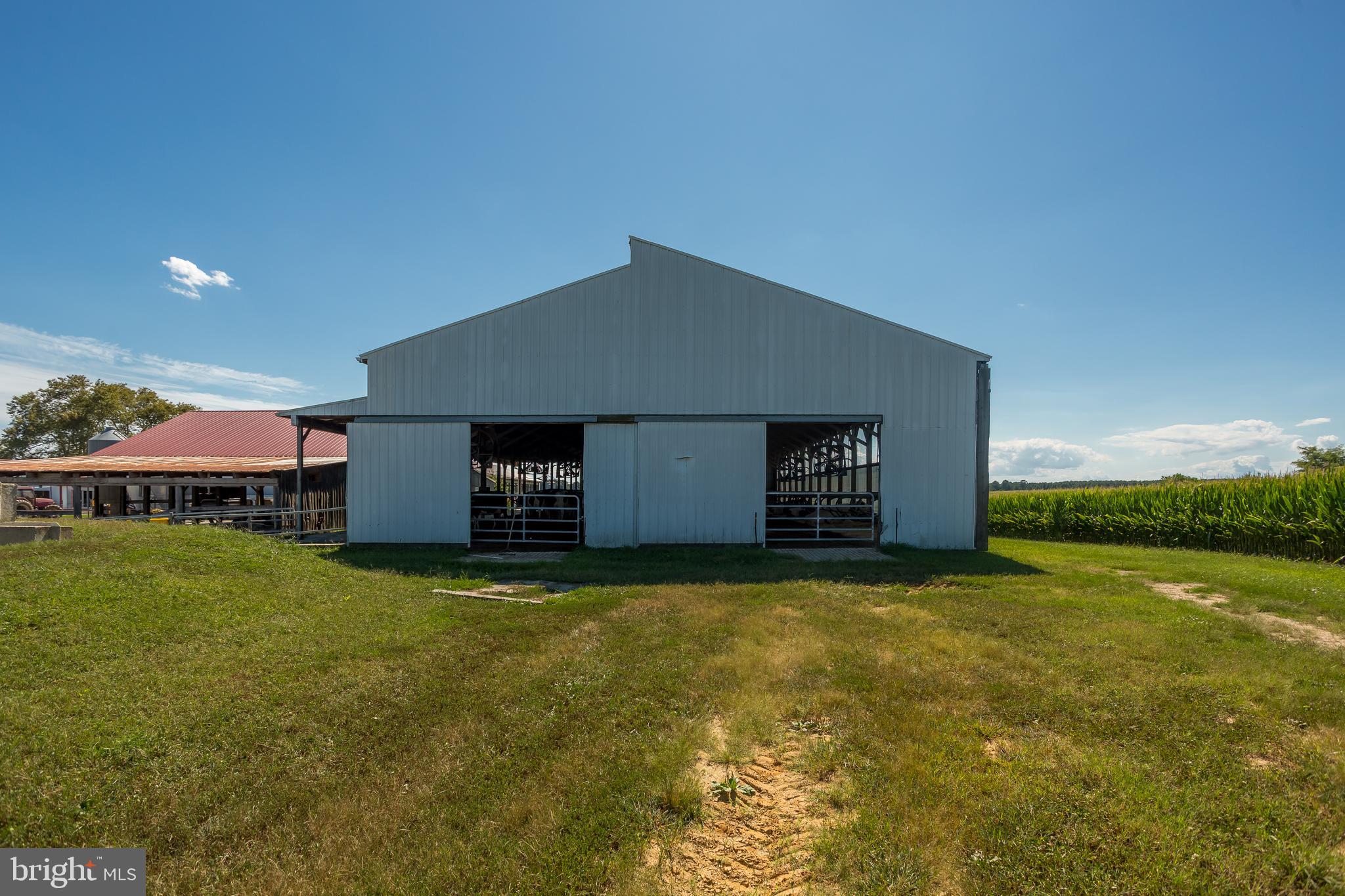 10380 Chapel Road Easton, MD 21601 - Photo 71 of 95 a view of a house with a garden