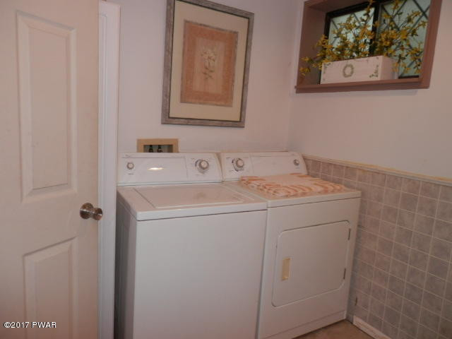 2401 Crest View Road Lake Ariel, PA 18436 - Photo 32 of 185