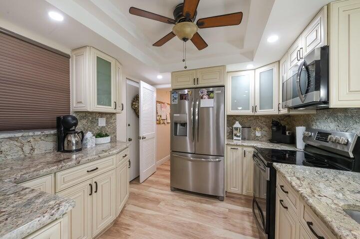 5340 Northwest 2nd Avenue, Unit 226 Boca Raton, FL 33487 - Photo 3 of 29 20200715164046285060000000-o