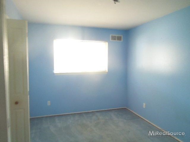 43000 Versailles Road Canton, MI 48187 - Photo 4 of 25 31149335-3.JPG