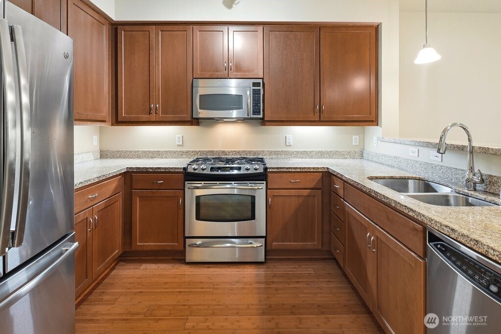15730 116th Avenue Northeast, Unit 305 Bothell, WA 98011 - Photo 7 of 39