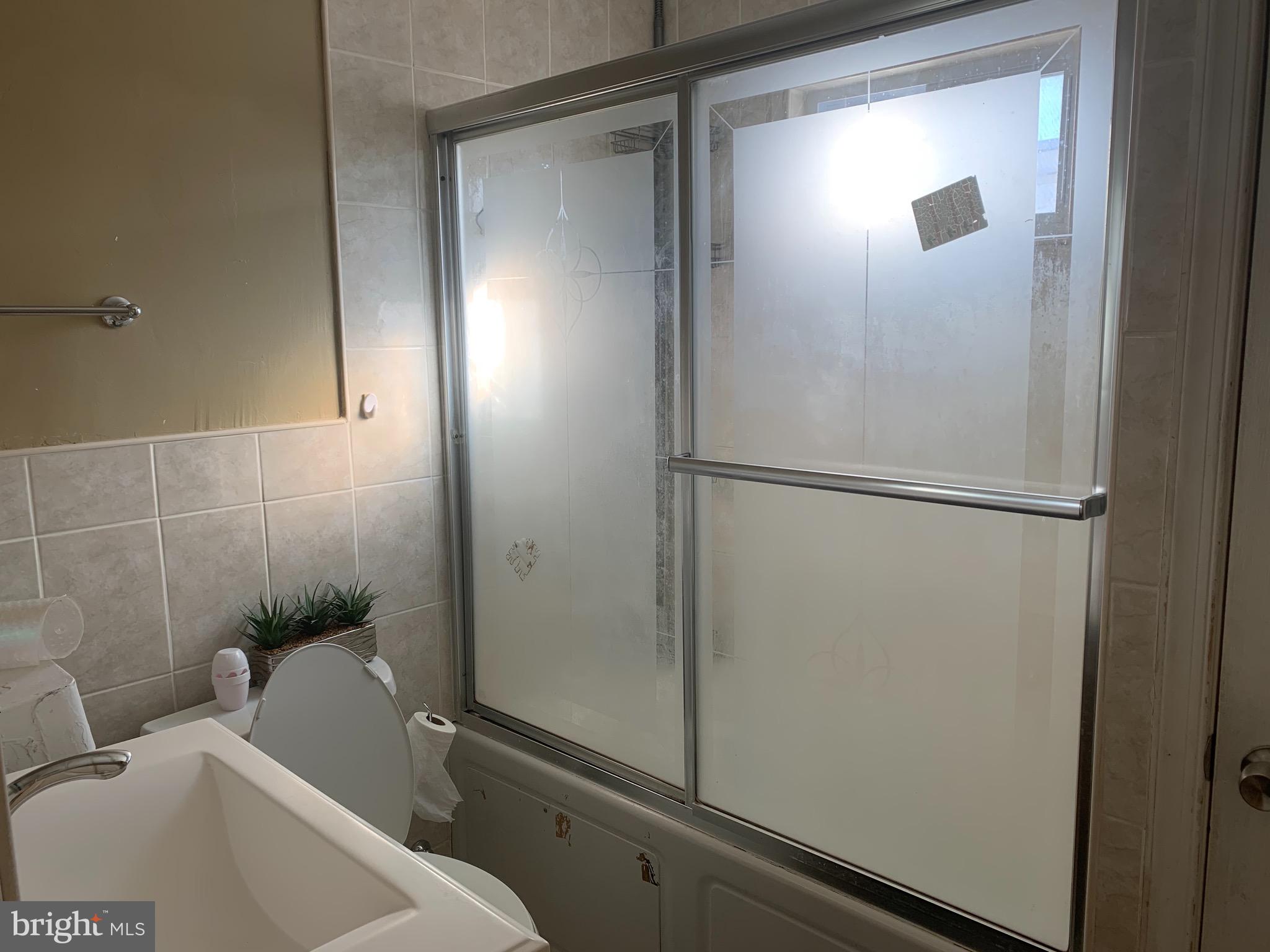 151 Overhill Road Upper Darby, PA 19082 - Photo 19 of 22 Main Bathroom