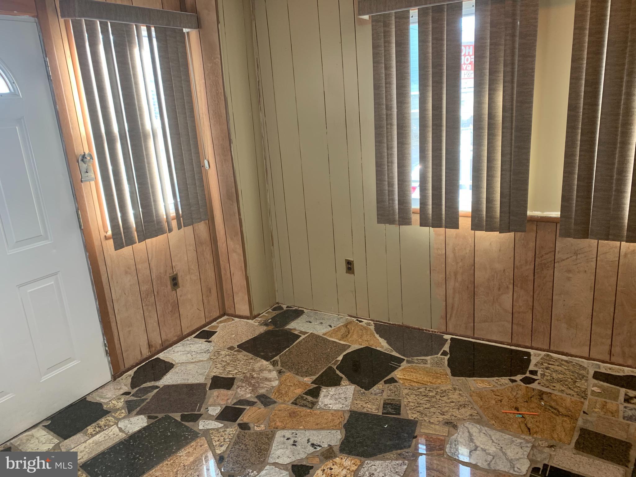 151 Overhill Road Upper Darby, PA 19082 - Photo 5 of 22 Porch