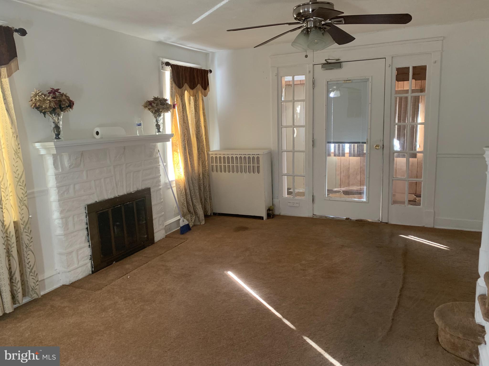151 Overhill Road Upper Darby, PA 19082 - Photo 7 of 22 Living Space
