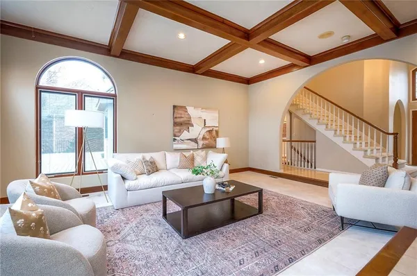 $925,000 | 6810 West 132nd Terrace, Overland Park, KS 66209