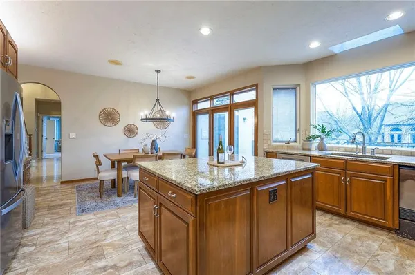 $925,000 | 6810 West 132nd Terrace, Overland Park, KS 66209