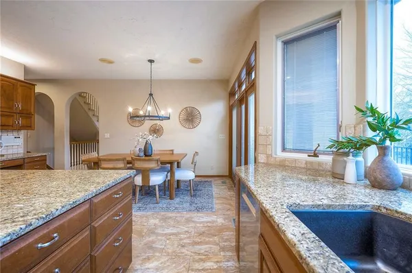 $925,000 | 6810 West 132nd Terrace, Overland Park, KS 66209
