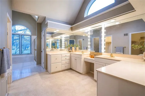 $925,000 | 6810 West 132nd Terrace, Overland Park, KS 66209
