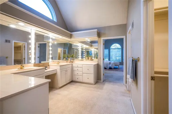 $925,000 | 6810 West 132nd Terrace, Overland Park, KS 66209