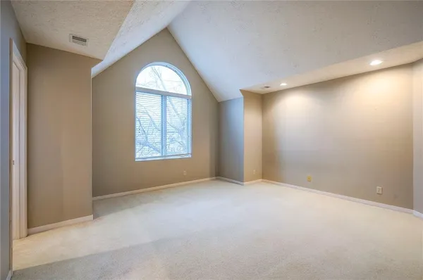 $925,000 | 6810 West 132nd Terrace, Overland Park, KS 66209