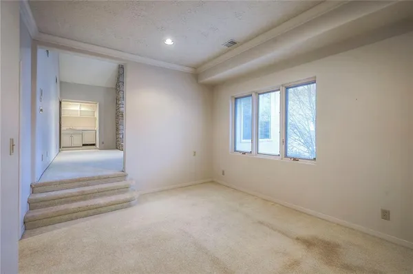 $925,000 | 6810 West 132nd Terrace, Overland Park, KS 66209