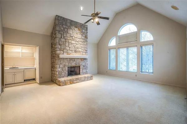 $925,000 | 6810 West 132nd Terrace, Overland Park, KS 66209