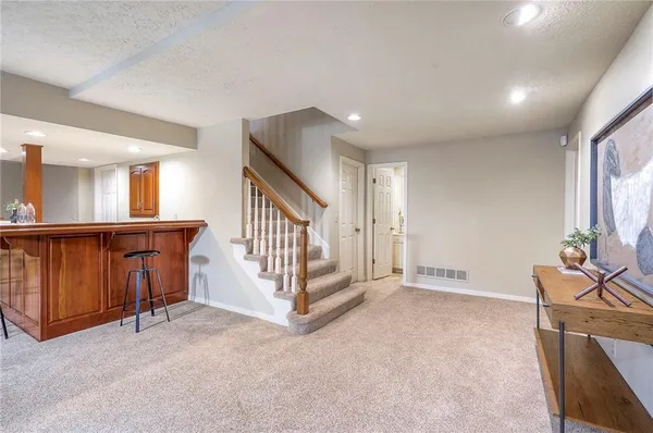 $925,000 | 6810 West 132nd Terrace, Overland Park, KS 66209