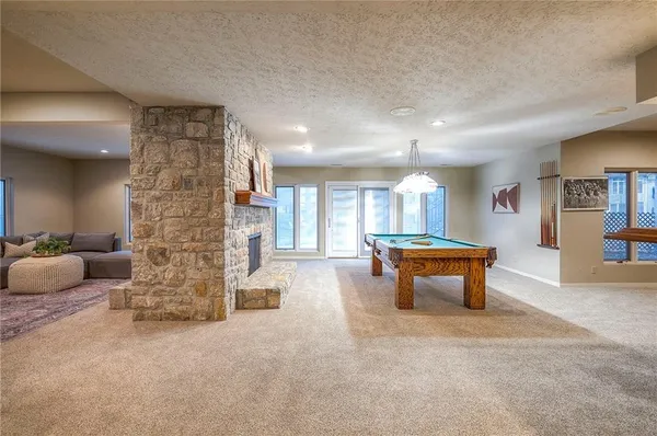 $925,000 | 6810 West 132nd Terrace, Overland Park, KS 66209