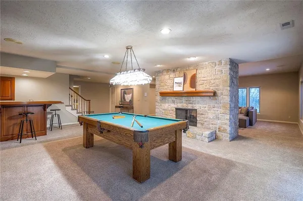 $925,000 | 6810 West 132nd Terrace, Overland Park, KS 66209