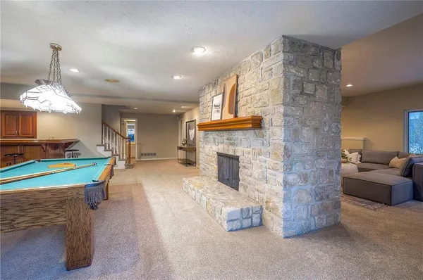 $925,000 | 6810 West 132nd Terrace, Overland Park, KS 66209