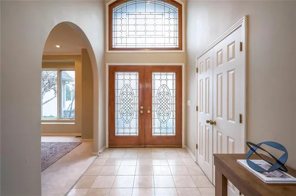 $925,000 | 6810 West 132nd Terrace, Overland Park, KS 66209