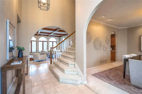 $925,000 | 6810 West 132nd Terrace, Overland Park, KS 66209