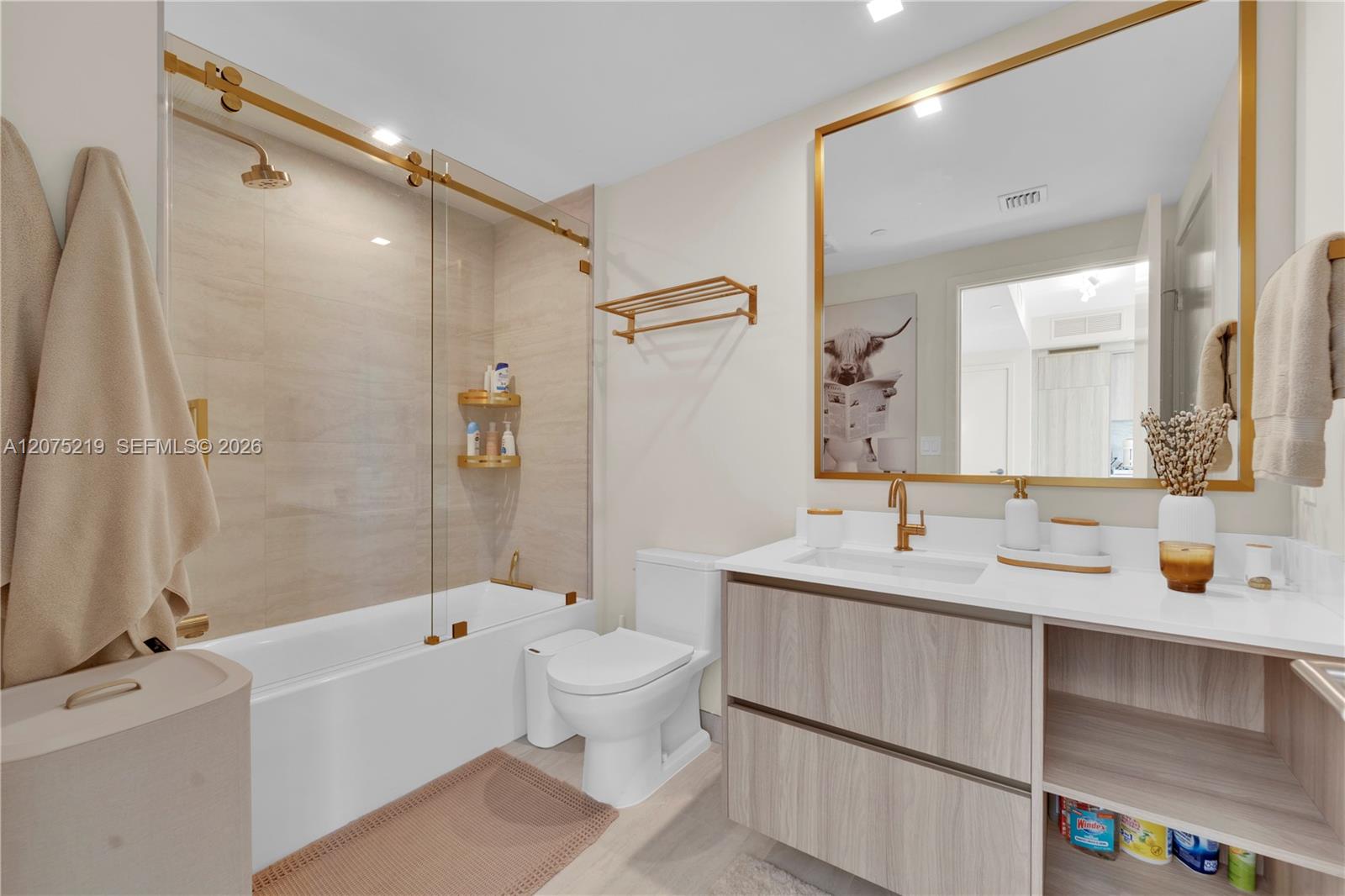 77 Southeast 5th, Unit 2115 Miami, FL 33131 - Photo 19 of 38 Gallery Image 19