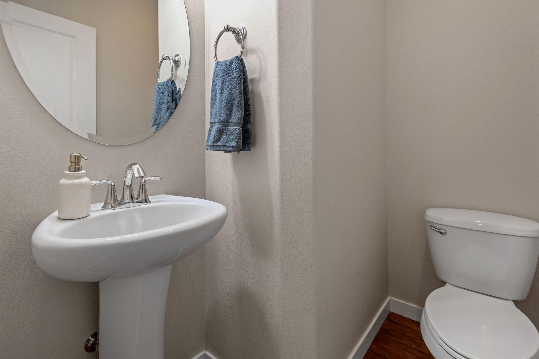62761 Hawkview Road Bend, OR 97701 - Photo 11 of 24 11-web-or-mls-DSC_8692