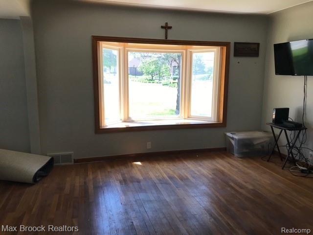 60080 Campground Road Washington, MI 48094 - Photo 3 of 22