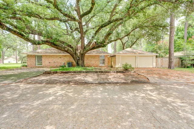 $314,900 | 6523 Cypress Point Drive, Houston, TX 77069