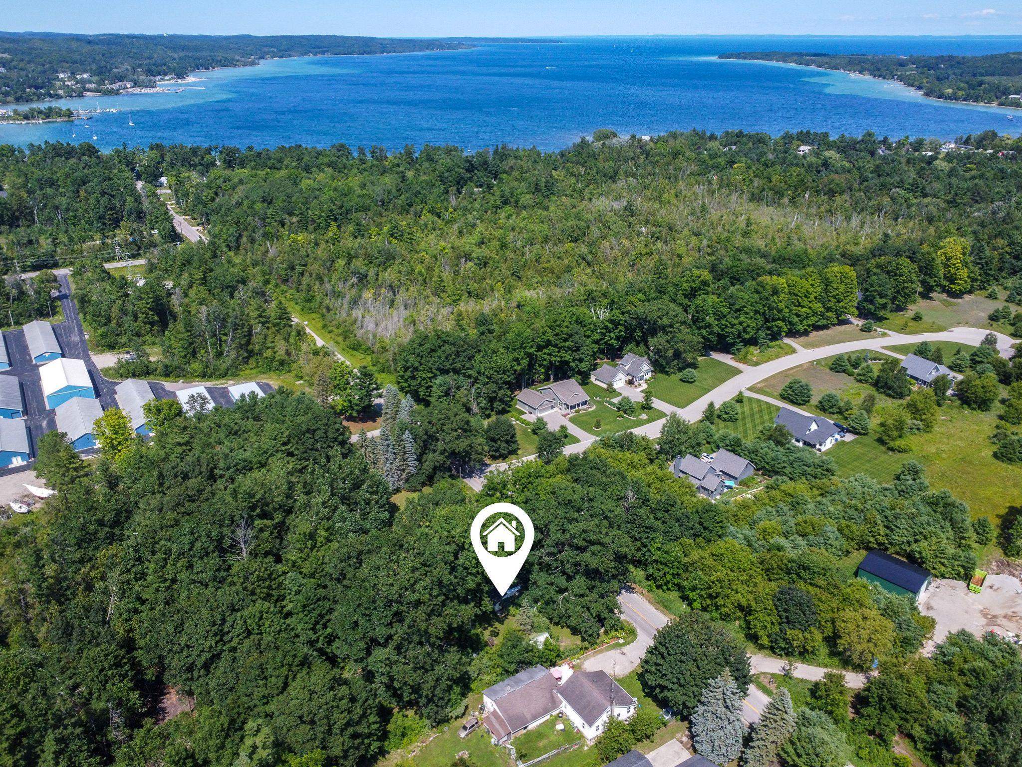 1304 South Richter Road Suttons Bay, MI 49682 - Photo 13 of 44 1949287-41af2181-ef0d-4af7-b814-8df33a907ec1.JPG