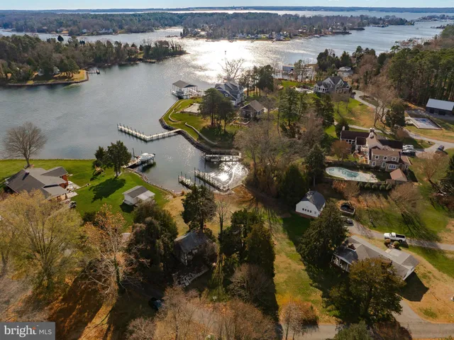 a view of a street with sitting space