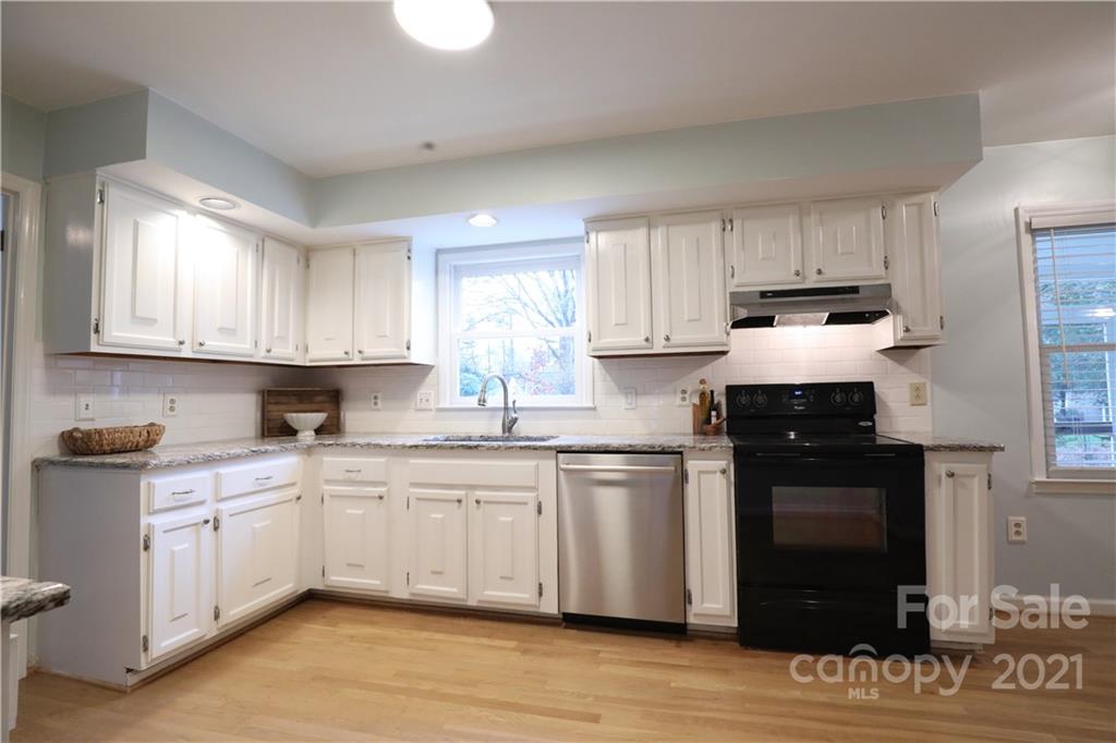 6407 Harrison Road Charlotte, NC 28270 - Photo 11 of 26 Gallery Image 11