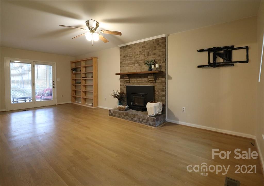 6407 Harrison Road Charlotte, NC 28270 - Photo 4 of 26 Gallery Image 4