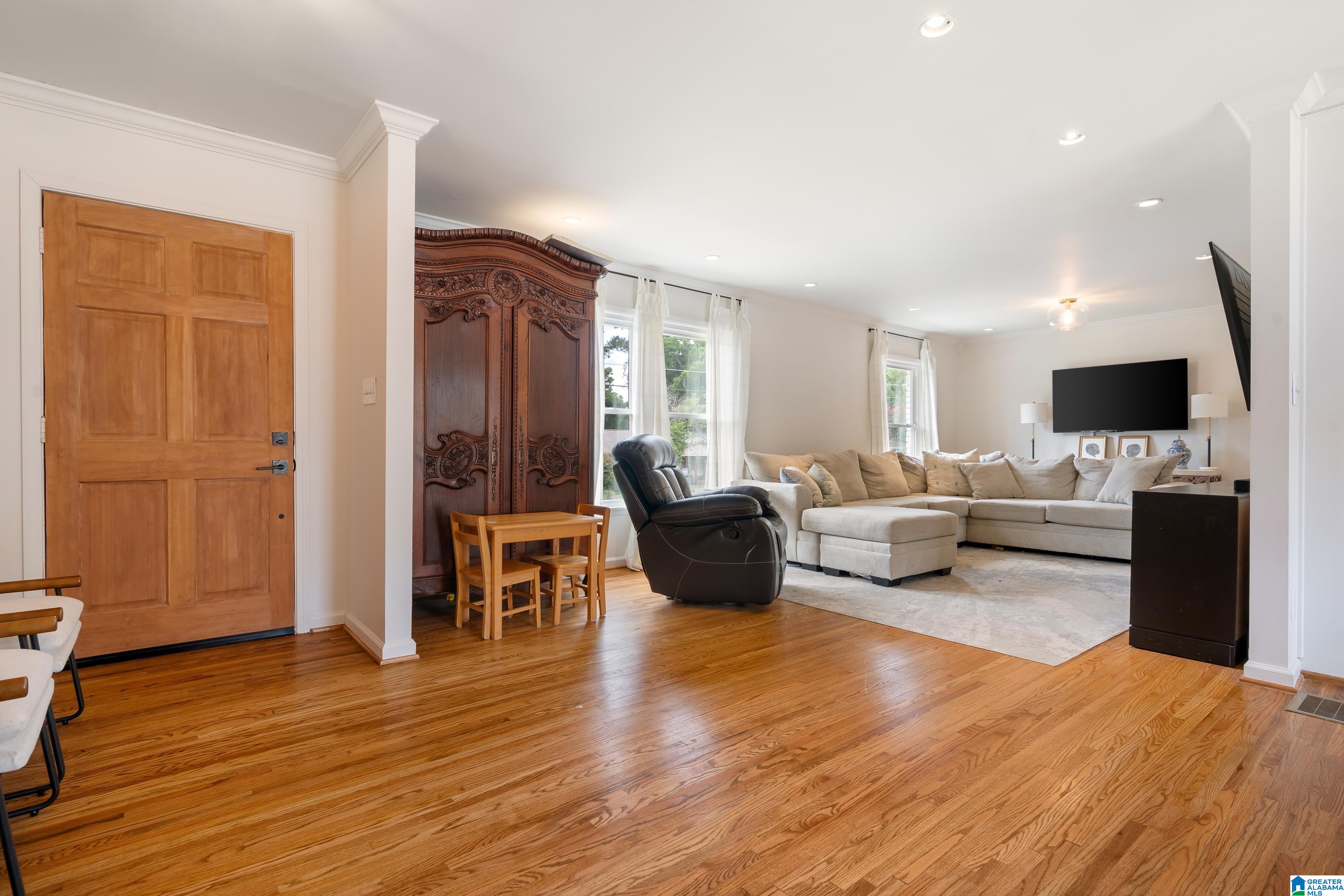 3529 Laurel View Road Birmingham, AL 35216 - Photo 4 of 29