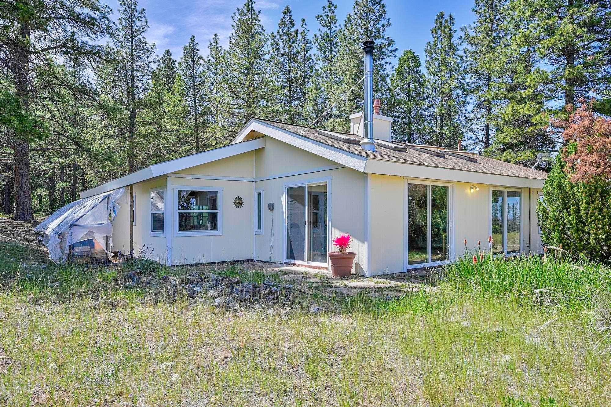 3333 Shasta Valley Road Weed, CA 96094 - Photo 5 of 24 Gallery Image 5