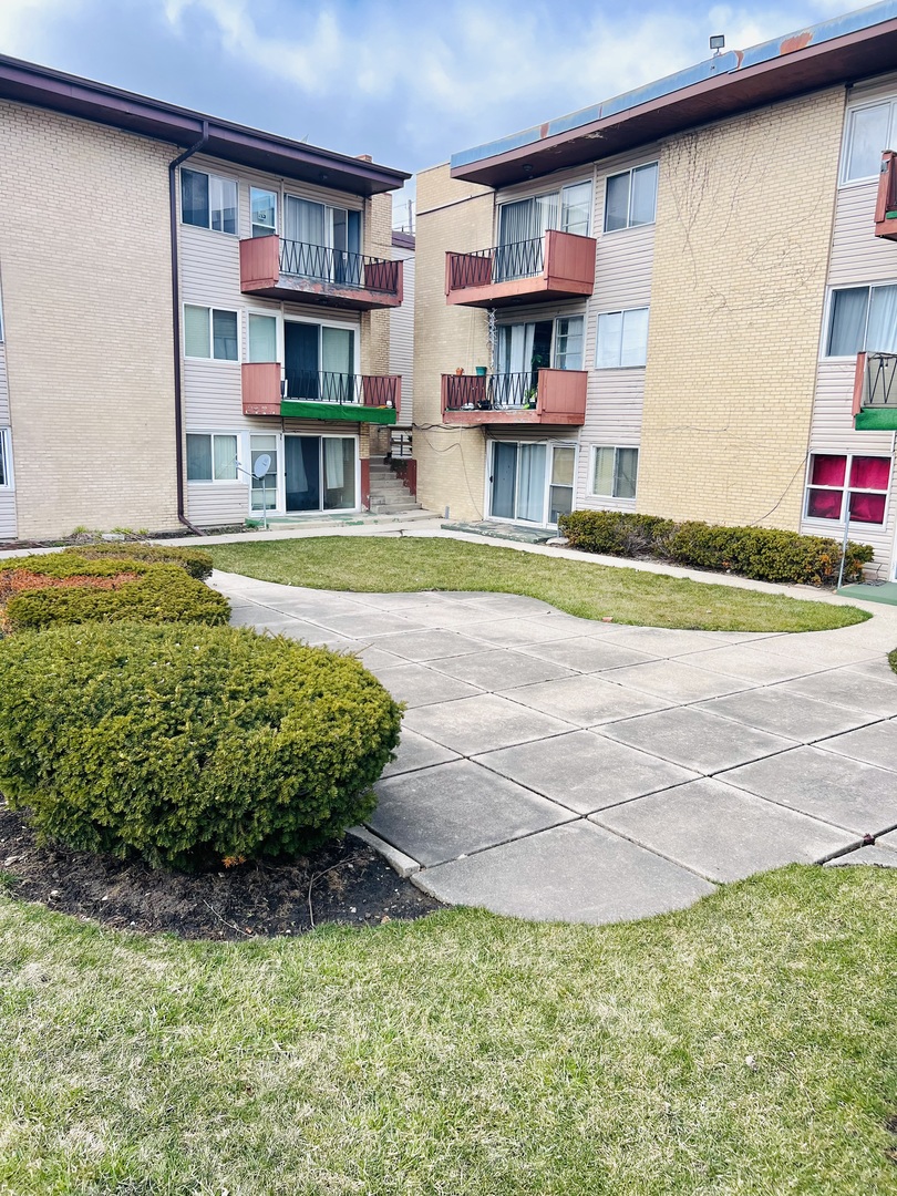 605 North Wolf Road, Unit B9 Hillside, IL 60162 - Photo 7 of 8
