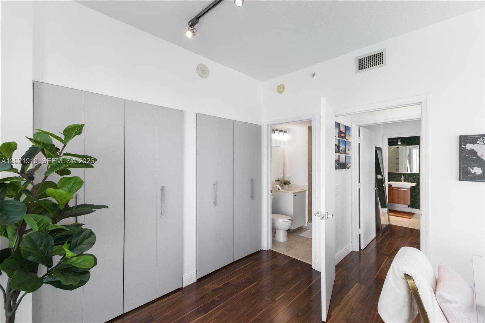 60 Southwest 13th Street, Unit 4613 Miami, FL 33130 - Photo 18 of 49