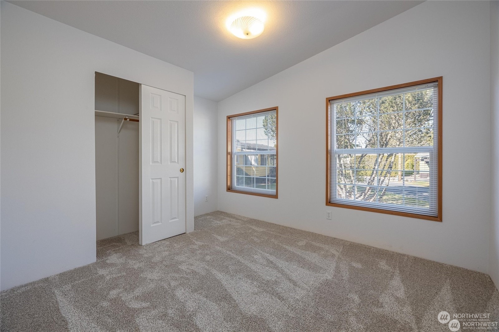 8370 Harborview Road, Unit 18 Blaine, WA 98230 - Photo 14 of 25 Gallery Image 14