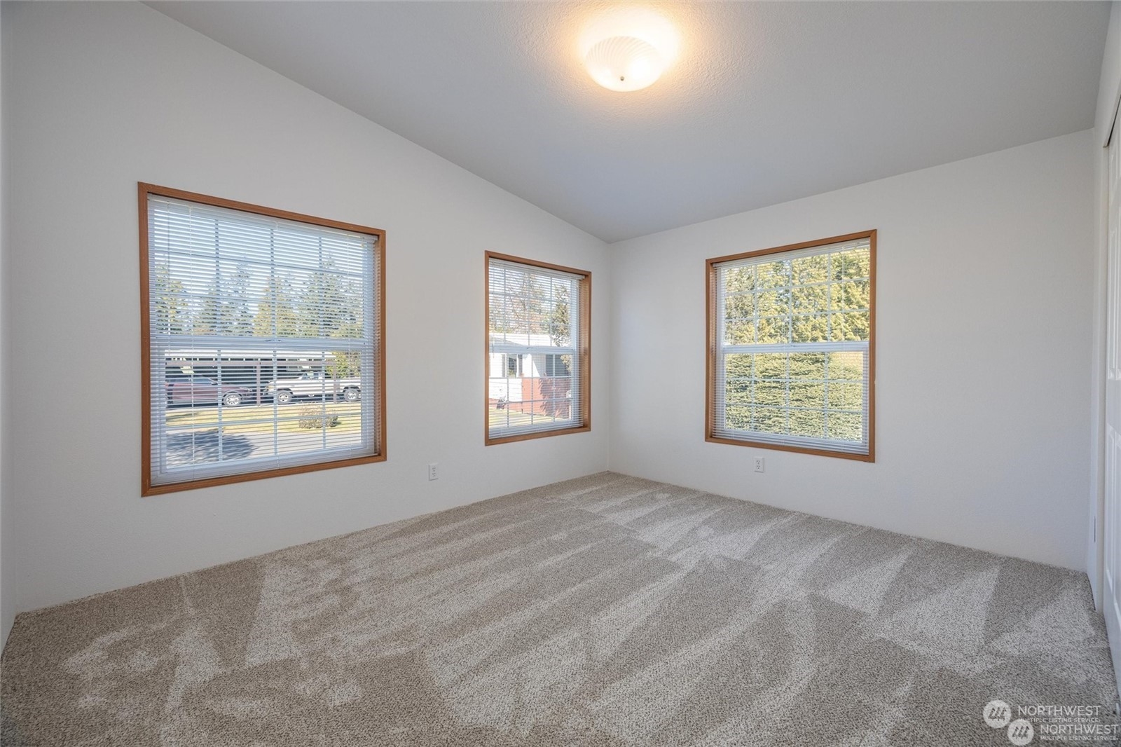 8370 Harborview Road, Unit 18 Blaine, WA 98230 - Photo 16 of 25 Gallery Image 16