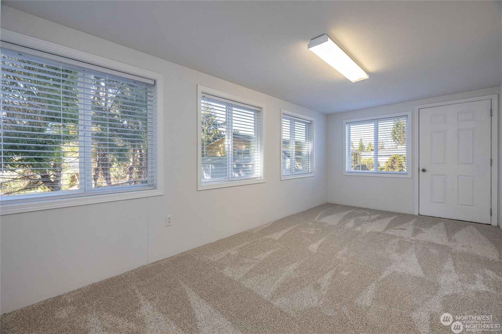 8370 Harborview Road, Unit 18 Blaine, WA 98230 - Photo 20 of 25 Gallery Image 20