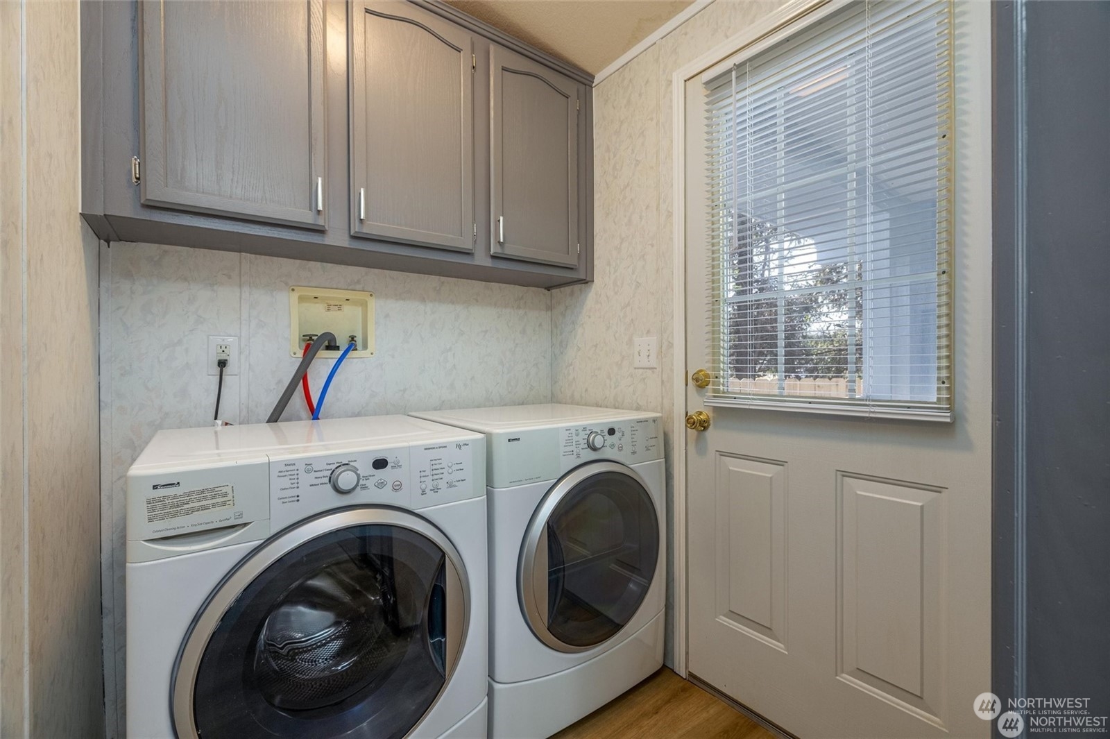 8370 Harborview Road, Unit 18 Blaine, WA 98230 - Photo 9 of 25 Gallery Image 9