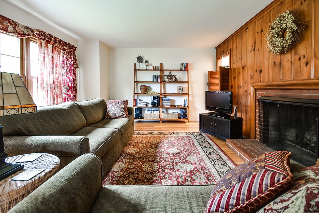 25 Stevens Road Framingham, MA 01702 - Photo 3 of 26 Gallery Image 3